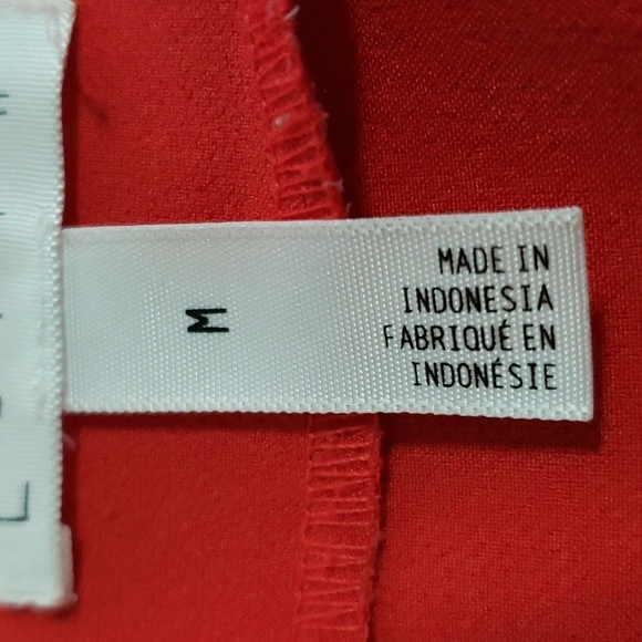 Leith. NWOT. Red Mini Skirt; Wide Waist Band; Back Zipper Closure. Size M. - Picture 10 of 11